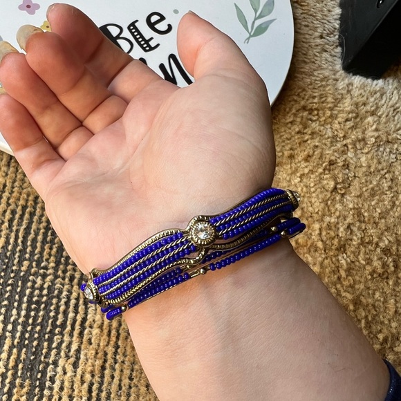 Beautiful set of 3 gold tone bracelets with blue beads - Picture 11 of 15